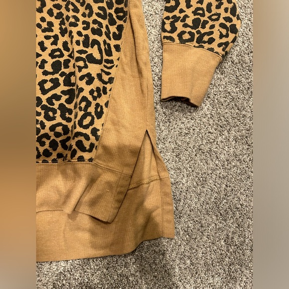 Willowsoft Leopard Print Crew Neck Fleece Sweatshirt - Picture 3 of 5